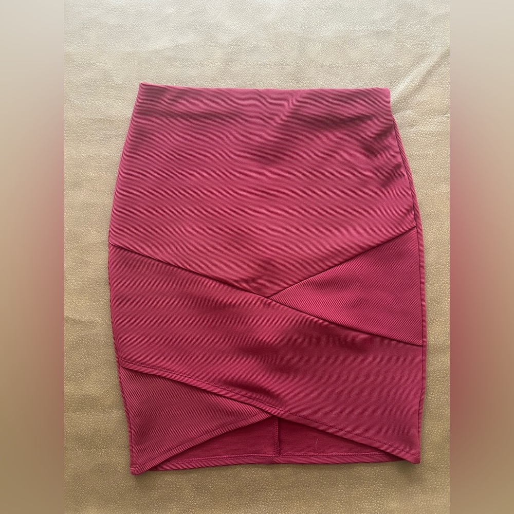 DONATING MAKE OFFERS Elegant Burgundy Pencil Skirt